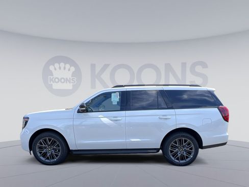 New 2026 Ford Expedition Platinum w/ Stealth Appearance Package AWD/4WD image 7