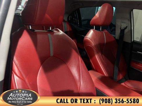 Used 2020 Toyota Camry XSE FWD image 11