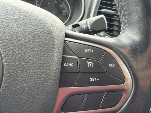 Used 2020 Jeep Cherokee Latitude Lux w/ Quick Order Package 26H Lux AWD/4WD image 13