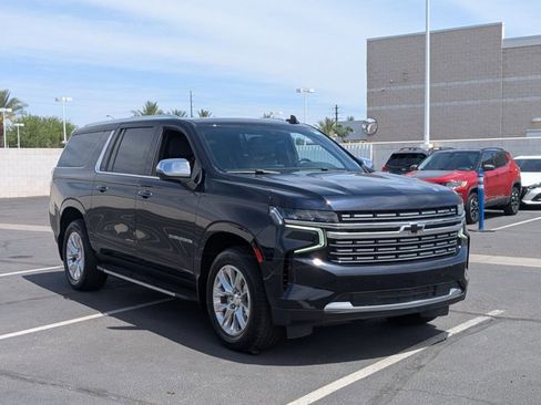 Used 2023 Chevrolet Suburban Premier AWD/4WD image 3