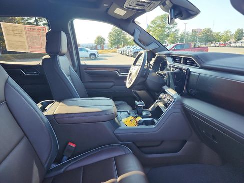 Certified 2024 GMC Sierra 1500 Denali image 9