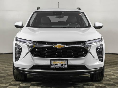 Used 2024 Chevrolet Trax LT w/ Driver Confidence Package image 11