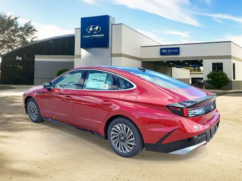 New 2026 Hyundai Sonata Limited FWD image 3