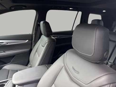 New 2025 Cadillac XT6 Luxury image 16