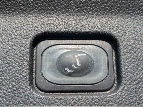 Used 2014 Ford Explorer XLT w/ Equipment Group 202A FWD image 14