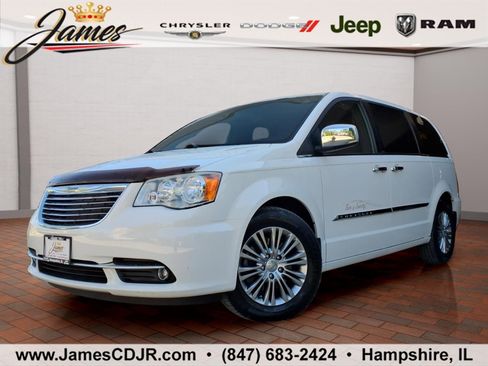 Used 2013 Chrysler Town & Country Touring-L w/ Driver Convenience Group FWD image 1