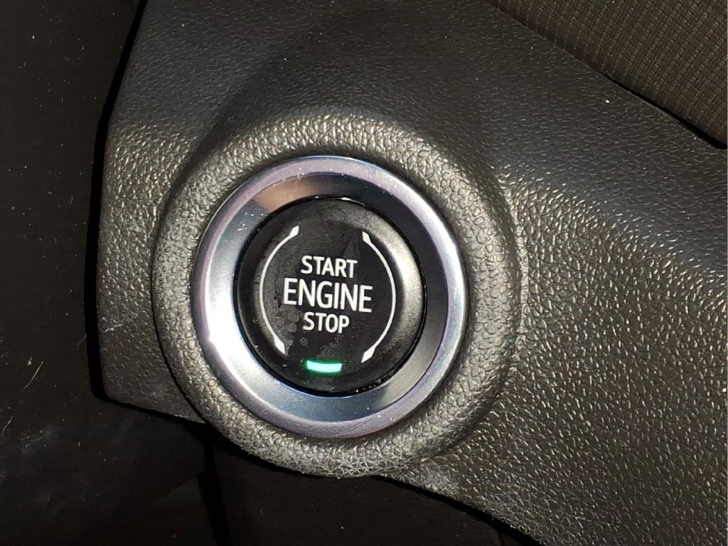 Used 2022 Chevrolet TrailBlazer RS w/ Sun and Liftgate Package FWD image 10