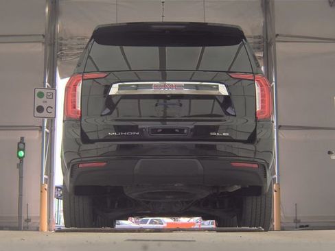 Used 2021 GMC Yukon SLE image 6