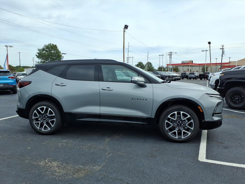 New 2026 Chevrolet Blazer RS w/ Driver Confidence II Package FWD image 2