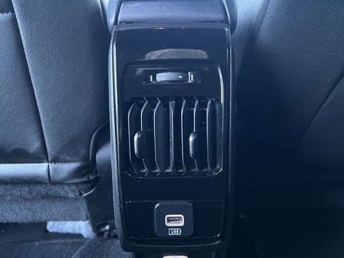 Used 2023 Jeep Compass Latitude image 23