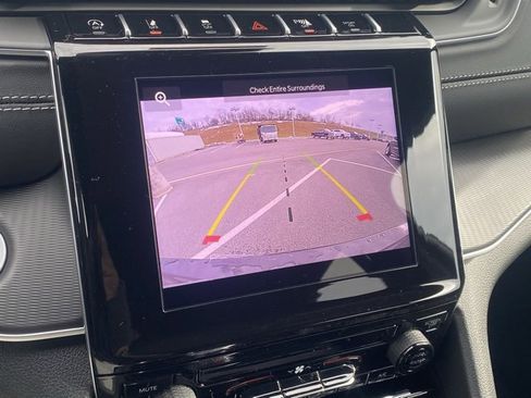 New 2025 Jeep Grand Cherokee L Laredo image 3