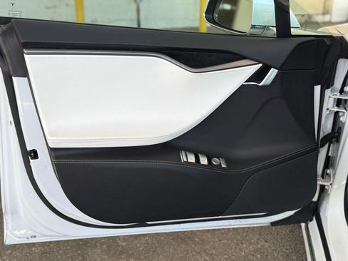 Used 2021 Tesla Model S Performance image 39