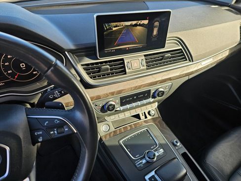 Used 2019 Audi Q5 2.0T Premium Plus w/ Premium Plus Package image 30