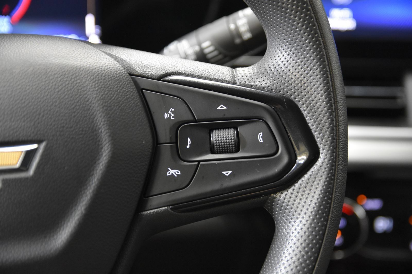 Used 2025 Chevrolet Trax LT FWD image 15