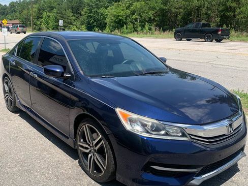 Used 2017 Honda Accord Sport image 3