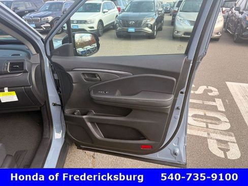 Certified 2025 Honda Ridgeline Sport image 32