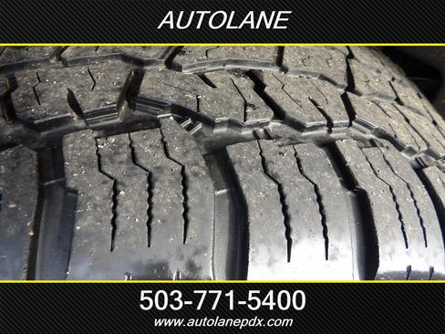 Used 2020 GMC Yukon XL Denali w/ Open Road Package image 16