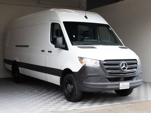 Used 2022 Mercedes-Benz Sprinter 3500 image 6