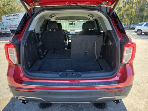 Used 2022 Ford Explorer XLT w/ Equipment Group 202A image 25