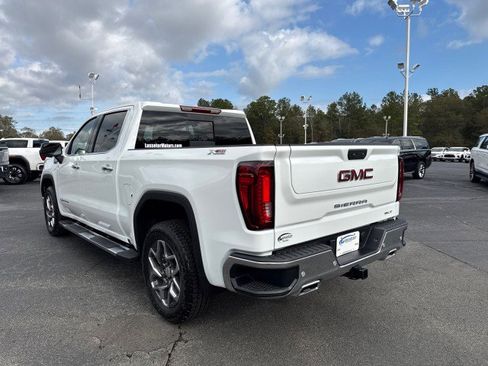New 2026 GMC Sierra 1500 SLT image 6