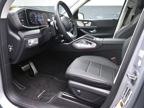 Used 2026 Mercedes-Benz GLS 450 4MATIC image 17