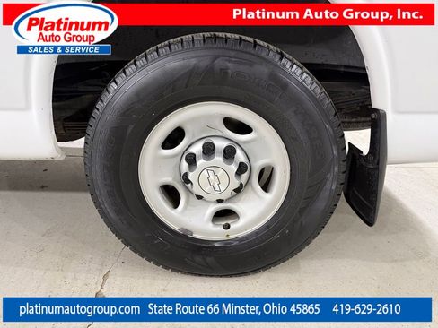 Used 2017 Chevrolet Express 3500 Extended RWD image 18