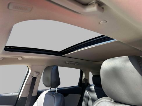 Used 2020 Lincoln Nautilus Reserve image 23