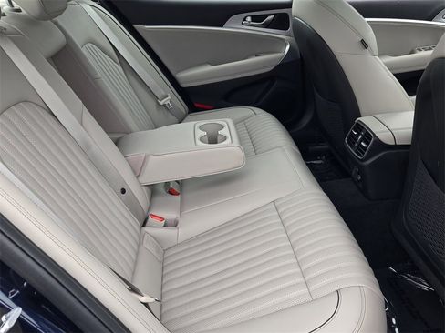 Used 2023 Genesis G70 2.0T w/ Sport Prestige Package image 15