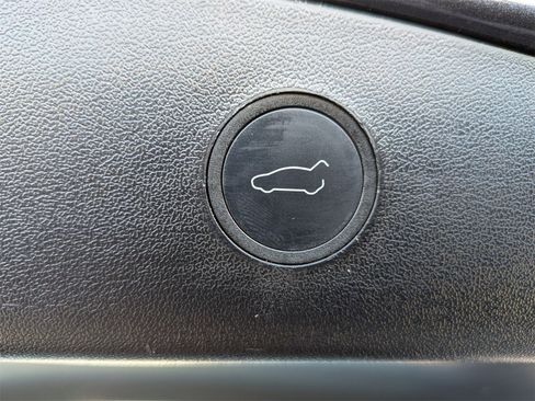 Used 2022 Tesla Model 3 Standard Range image 32