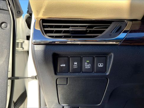 Used 2014 Toyota Avalon Limited image 34