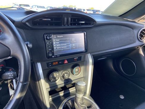 Used 2019 Toyota 86 RWD image 37