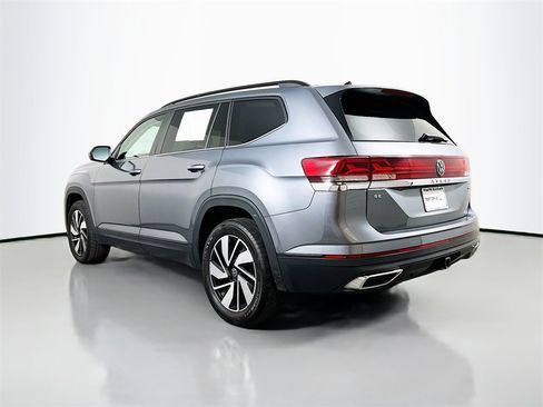 Used 2024 Volkswagen Atlas SE image 4