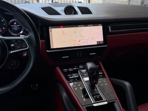 Used 2021 Porsche Cayenne GTS AWD/4WD image 14