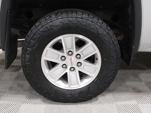 Used 2018 GMC Sierra 1500 SLE w/ SLE Value Package AWD/4WD image 42