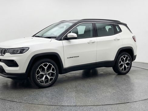 Used 2025 Jeep Compass Limited AWD/4WD image 3