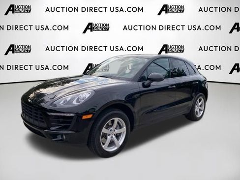 Used 2018 Porsche Macan AWD/4WD image 1
