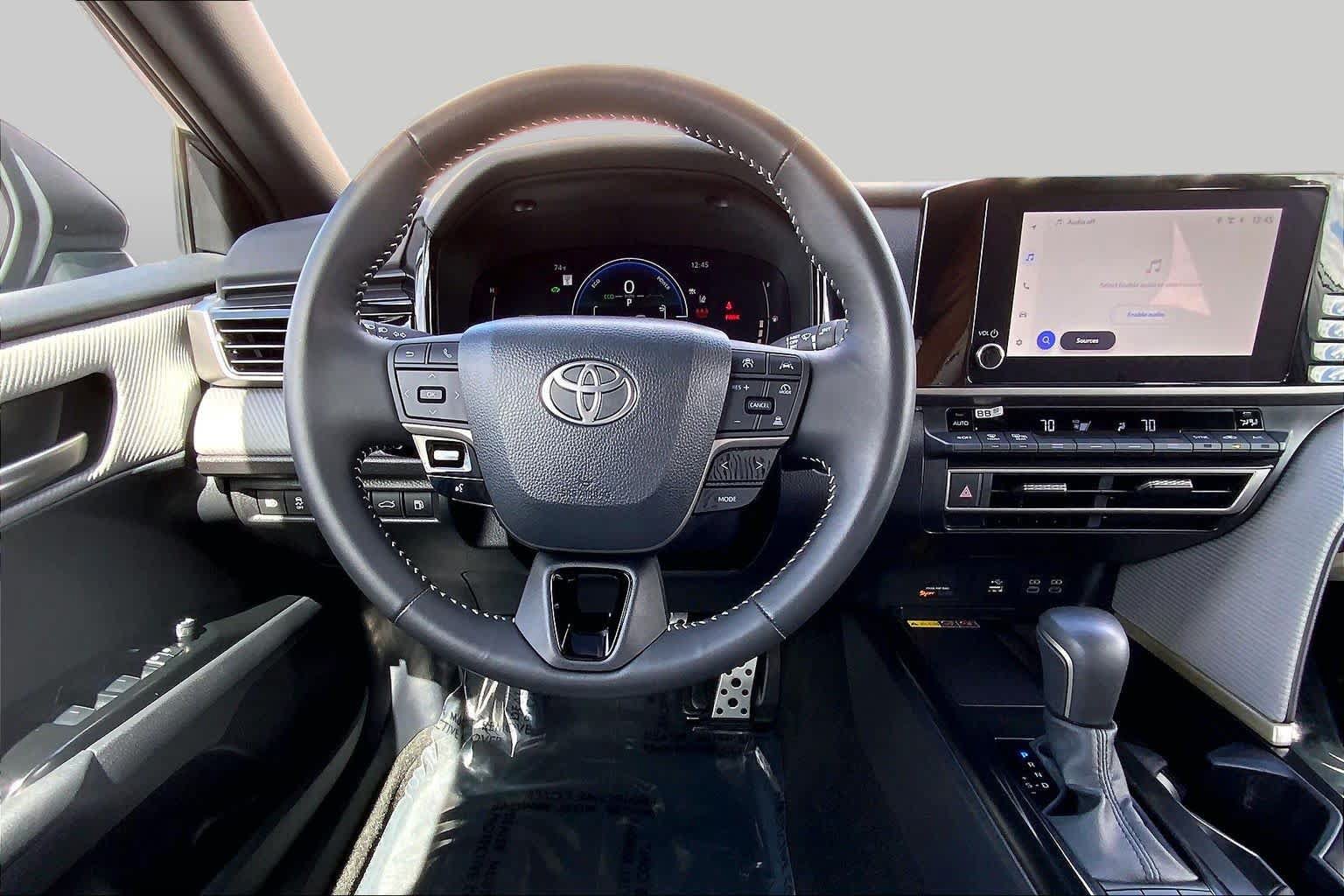 Used 2026 Toyota Camry SE FWD image 5