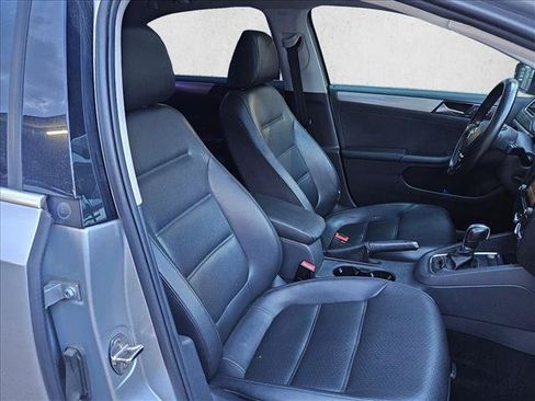 Used 2015 Volkswagen Jetta SE FWD image 17