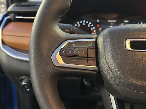 Used 2024 Jeep Compass Limited image 18