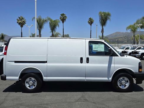 New 2025 Chevrolet Express 2500 w/ Driver Convenience Package image 10