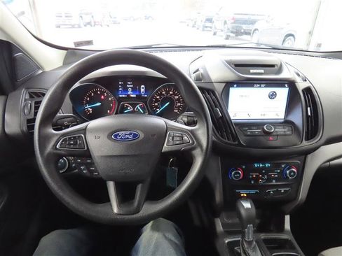 Used 2017 Ford Escape SE w/ Equipment Group 201A FWD image 21