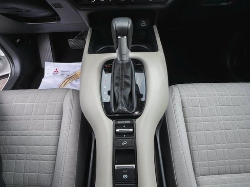 Used 2023 Honda HR-V LX image 25