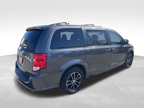 Used 2018 Dodge Grand Caravan SE image 5