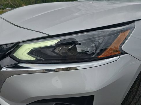 Used 2024 Nissan Altima 2.5 SV FWD image 34