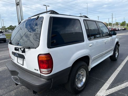 Used 2000 Ford Explorer XLS RWD image 5