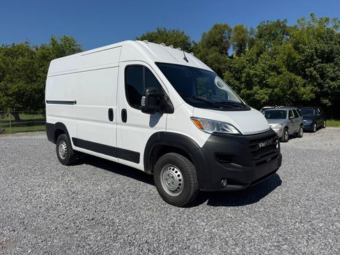 Used 2024 RAM ProMaster 2500 w/ Convenience Group FWD image 7