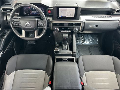 Used 2025 Toyota Tacoma TRD Off-Road AWD/4WD image 12