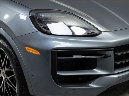 New 2026 Porsche Cayenne S AWD/4WD image 37