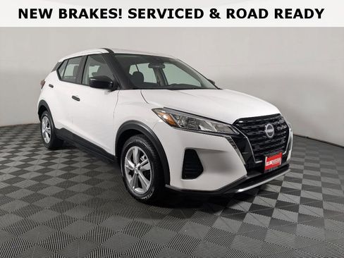 Used 2023 Nissan Kicks S image 1