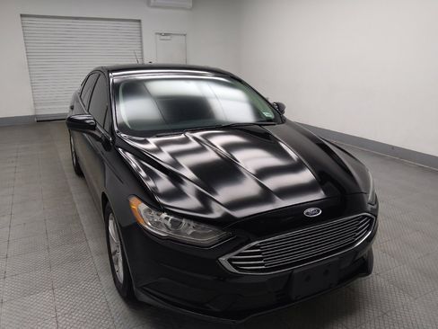 Used 2018 Ford Fusion SE w/ Fusion SE Technology Package FWD image 14